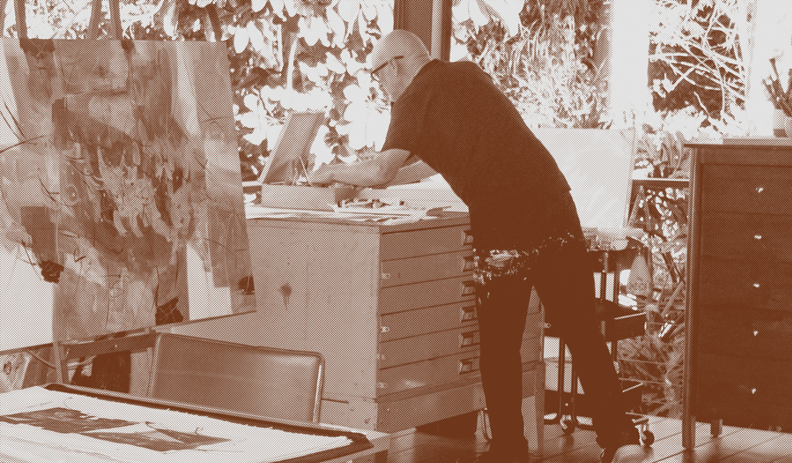 artist-in-outdoor-studio